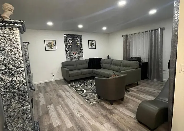 Family Friendly Eastside Apartment *