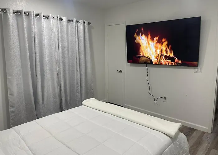 Family Friendly Eastside Apartment Tucson