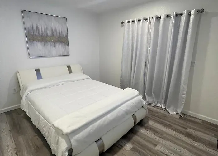 Family Friendly Eastside Apartment *