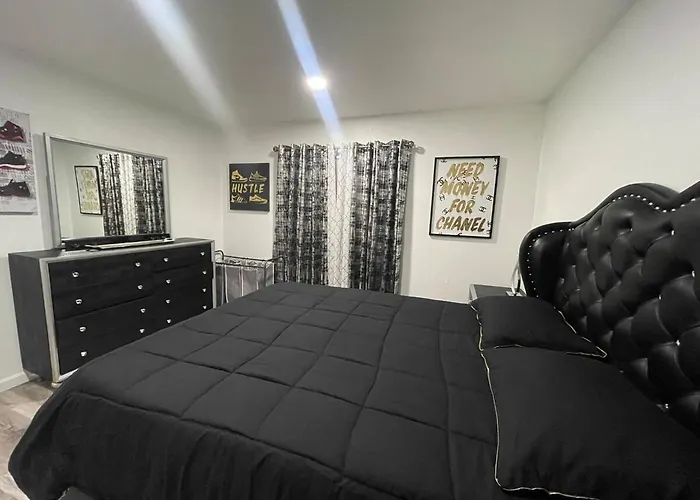 Family Friendly Eastside Apartment *