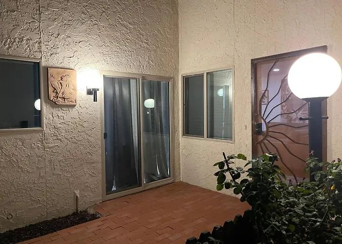 Family Friendly Eastside Apartment *